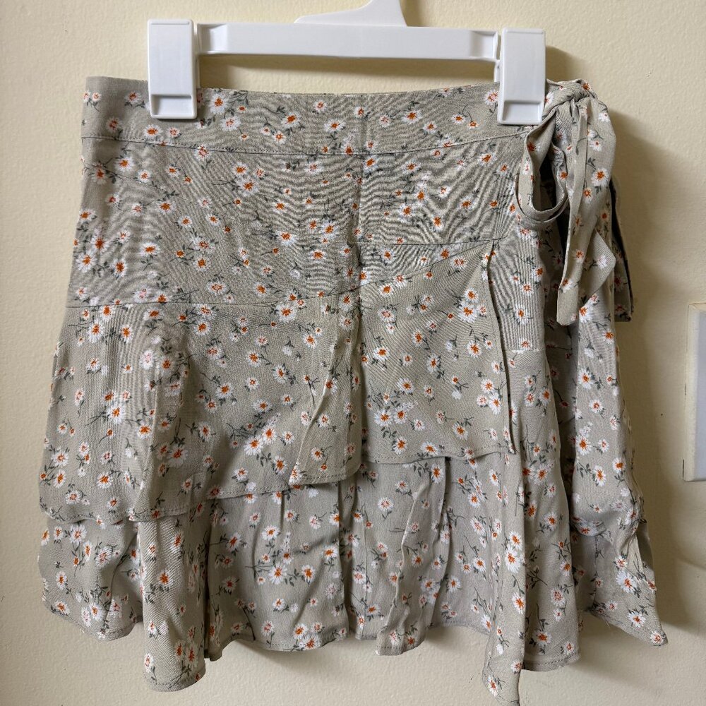 Sage green mini skirt with flowers